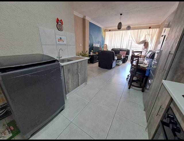 2 BEDROOM TOWNHOUSE FOR SALE IN NEW REDRUTH